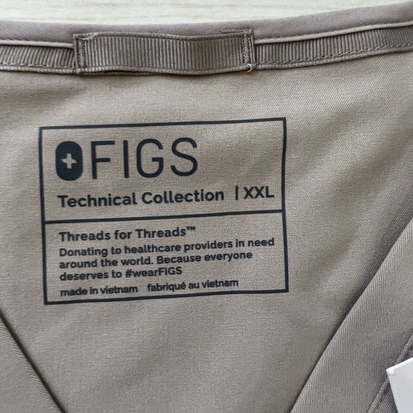 NEW Figs Technical Collection Top Women XXL 2X Classic Cargo Top Beige Boulder - Picture 4 of 12